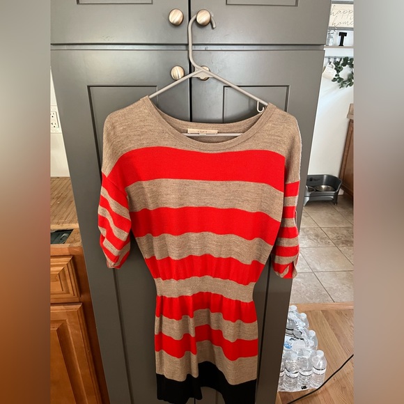 LOFT Dresses & Skirts - Adorable loft sweater dress size small